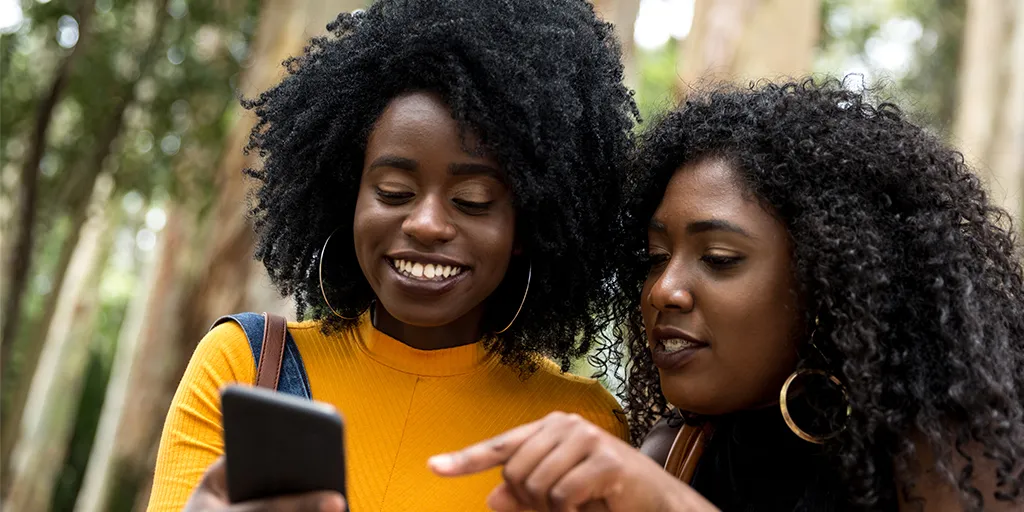 Ladies browsing on 5G